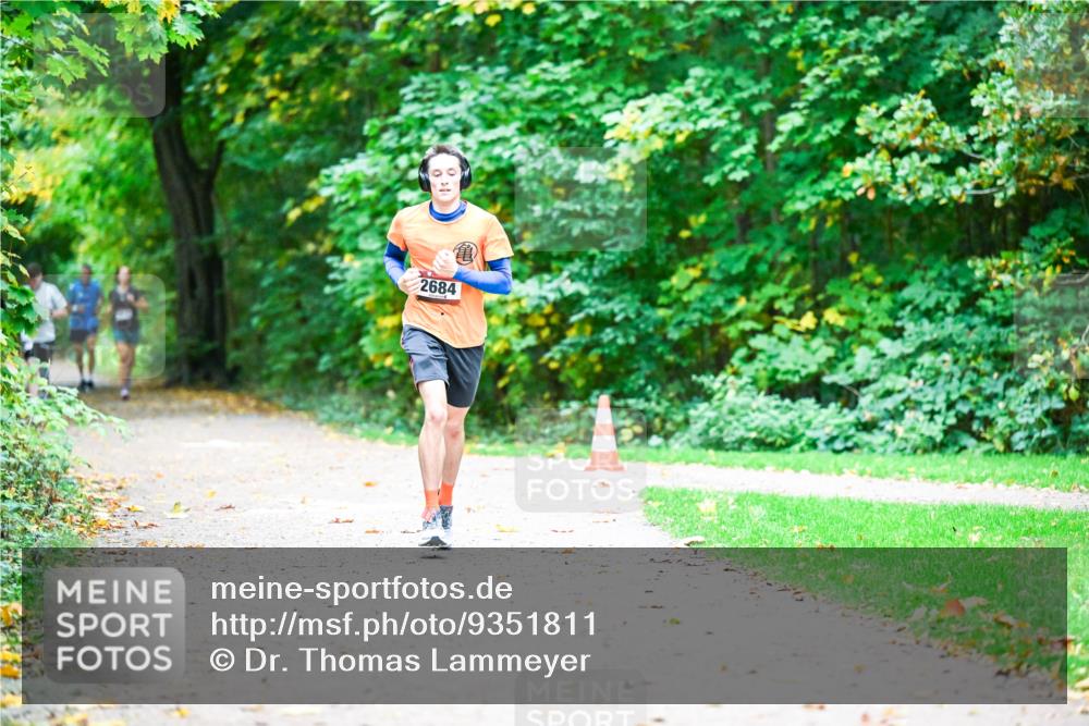 12.10.2025 - Bramfelder Halbmarathon 2025 Dr. Thomas Lammeyer http://msf.ph/oto/9351811 12.10.2025 10:40:46 Laufen 2684 meine-sportfotos.de