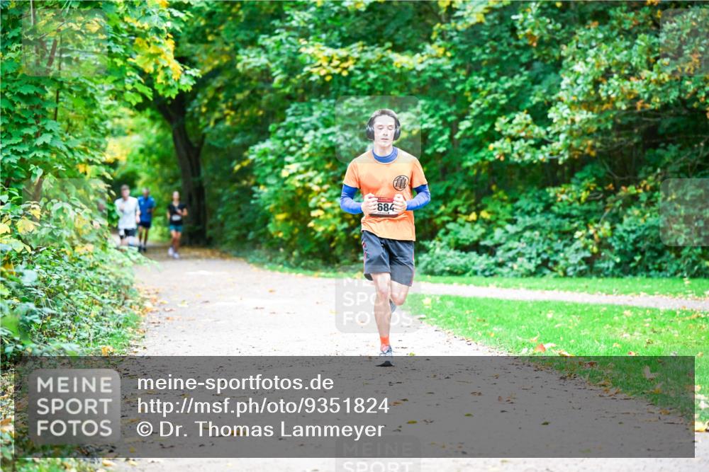 12.10.2025 - Bramfelder Halbmarathon 2025 Dr. Thomas Lammeyer http://msf.ph/oto/9351824 12.10.2025 10:40:48 Laufen 684 meine-sportfotos.de
