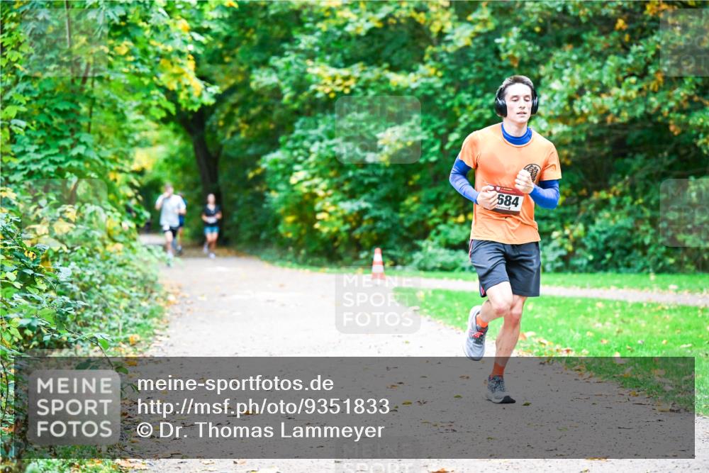 12.10.2025 - Bramfelder Halbmarathon 2025 Dr. Thomas Lammeyer http://msf.ph/oto/9351833 12.10.2025 10:40:49 Laufen 584 meine-sportfotos.de