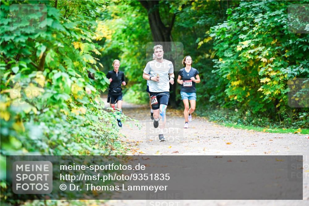12.10.2025 - Bramfelder Halbmarathon 2025 Dr. Thomas Lammeyer http://msf.ph/oto/9351835 12.10.2025 10:40:52 Laufen 2831, 2915 meine-sportfotos.de
