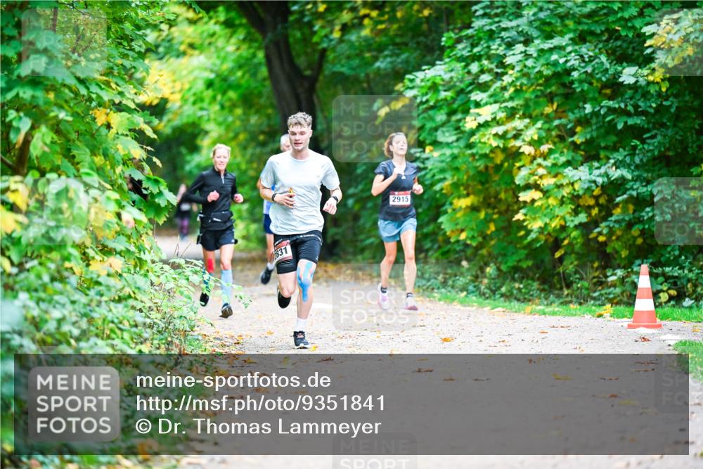 12.10.2025 - Bramfelder Halbmarathon 2025 Dr. Thomas Lammeyer http://msf.ph/oto/9351841 12.10.2025 10:40:53 Laufen 2831, 2915 meine-sportfotos.de