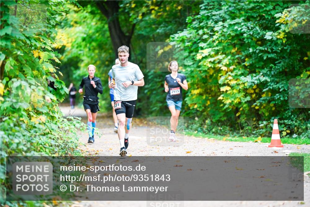12.10.2025 - Bramfelder Halbmarathon 2025 Dr. Thomas Lammeyer http://msf.ph/oto/9351843 12.10.2025 10:40:53 Laufen 2915, 31 meine-sportfotos.de