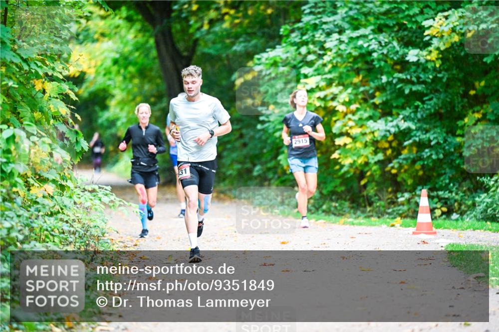 12.10.2025 - Bramfelder Halbmarathon 2025 Dr. Thomas Lammeyer http://msf.ph/oto/9351849 12.10.2025 10:40:54 Laufen 31, 2915 meine-sportfotos.de