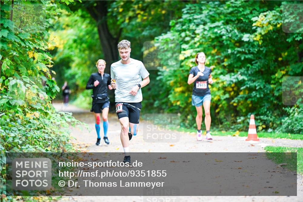 12.10.2025 - Bramfelder Halbmarathon 2025 Dr. Thomas Lammeyer http://msf.ph/oto/9351855 12.10.2025 10:40:54 Laufen 31, 2915 meine-sportfotos.de