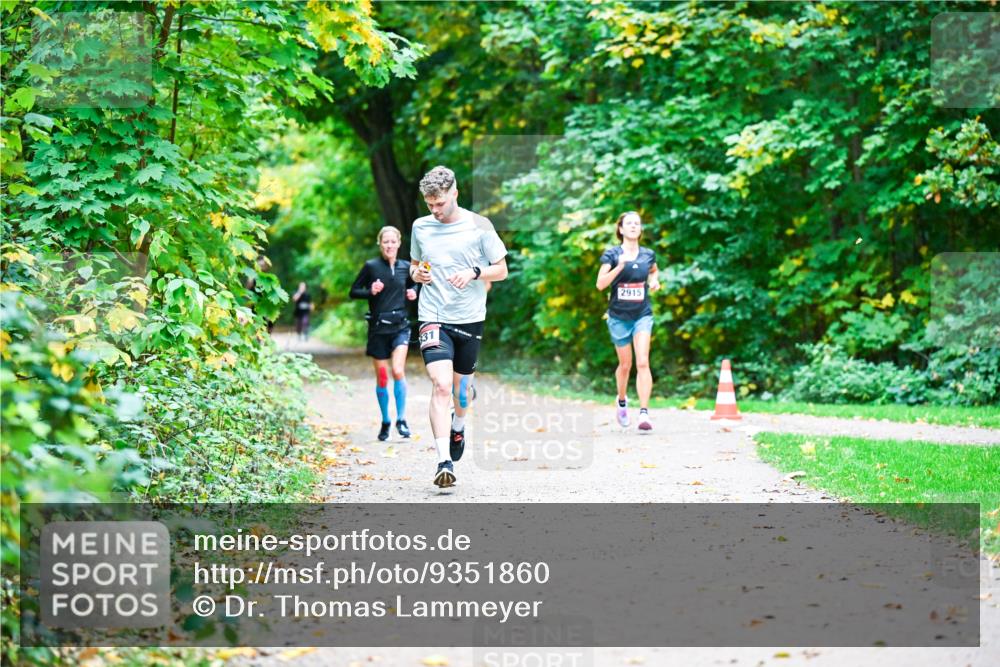 12.10.2025 - Bramfelder Halbmarathon 2025 Dr. Thomas Lammeyer http://msf.ph/oto/9351860 12.10.2025 10:40:55 Laufen 31, 2915 meine-sportfotos.de