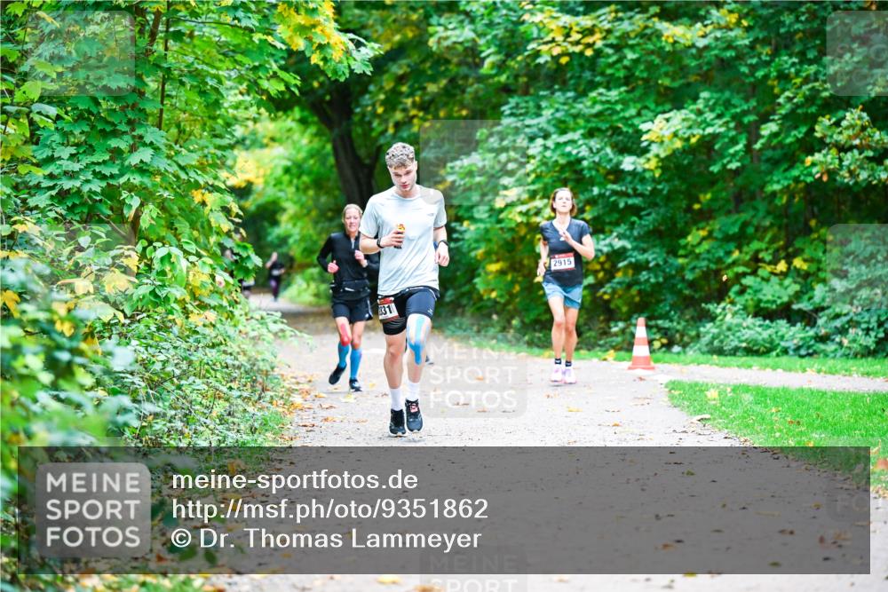 12.10.2025 - Bramfelder Halbmarathon 2025 Dr. Thomas Lammeyer http://msf.ph/oto/9351862 12.10.2025 10:40:55 Laufen 831, 2915 meine-sportfotos.de
