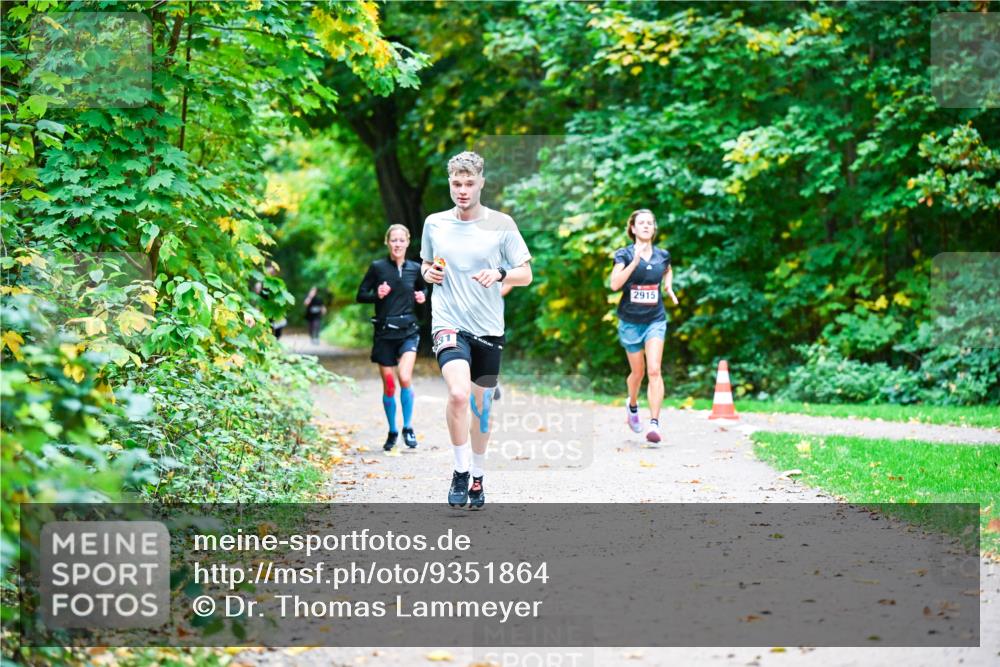 12.10.2025 - Bramfelder Halbmarathon 2025 Dr. Thomas Lammeyer http://msf.ph/oto/9351864 12.10.2025 10:40:56 Laufen 2915 meine-sportfotos.de