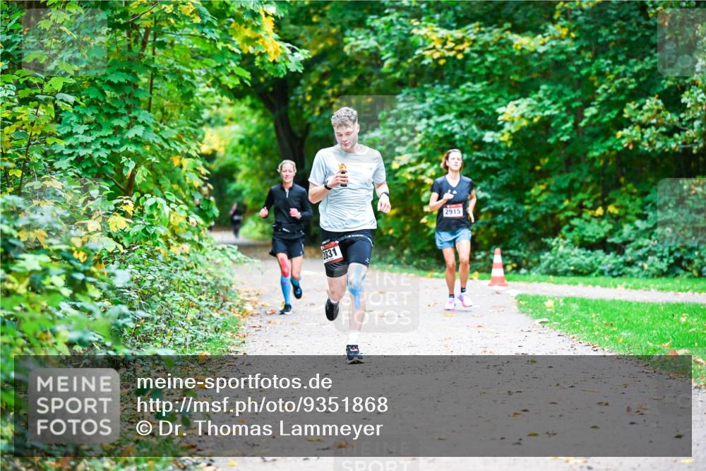 12.10.2025 - Bramfelder Halbmarathon 2025 Dr. Thomas Lammeyer http://msf.ph/oto/9351868 12.10.2025 10:40:56 Laufen 2831, 2915 meine-sportfotos.de