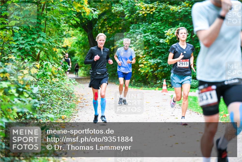 12.10.2025 - Bramfelder Halbmarathon 2025 Dr. Thomas Lammeyer http://msf.ph/oto/9351884 12.10.2025 10:40:59 Laufen 2915 meine-sportfotos.de