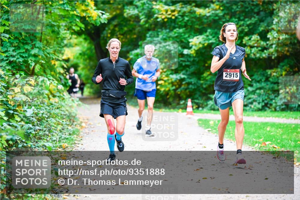 12.10.2025 - Bramfelder Halbmarathon 2025 Dr. Thomas Lammeyer http://msf.ph/oto/9351888 12.10.2025 10:41:00 Laufen 2915 meine-sportfotos.de
