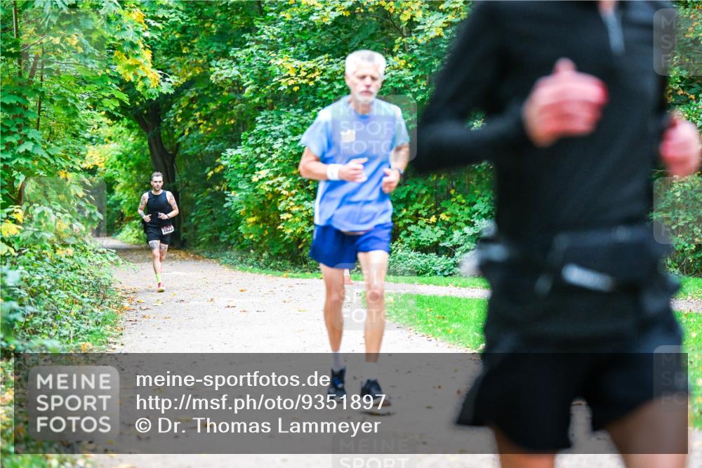 12.10.2025 - Bramfelder Halbmarathon 2025 Dr. Thomas Lammeyer http://msf.ph/oto/9351897 12.10.2025 10:41:02 Laufen 2823 meine-sportfotos.de