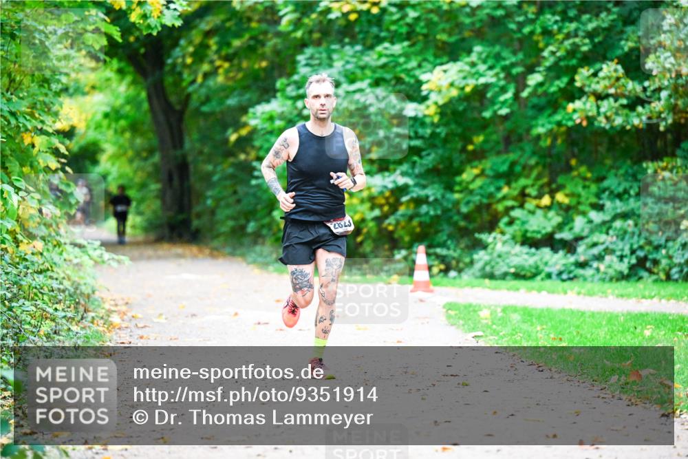 12.10.2025 - Bramfelder Halbmarathon 2025 Dr. Thomas Lammeyer http://msf.ph/oto/9351914 12.10.2025 10:41:06 Laufen 2023 meine-sportfotos.de