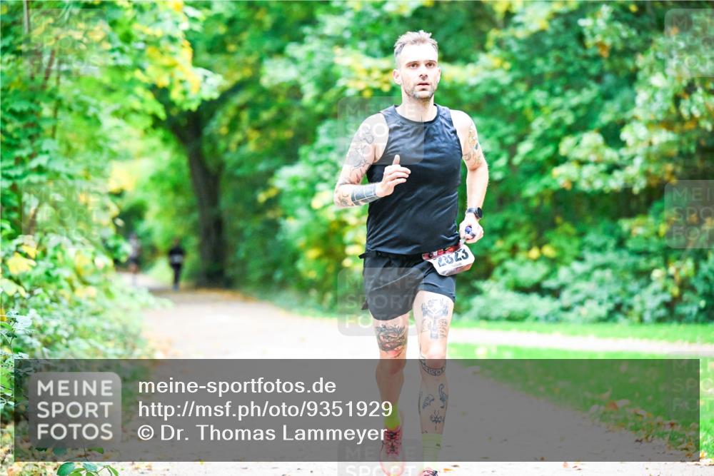 12.10.2025 - Bramfelder Halbmarathon 2025 Dr. Thomas Lammeyer http://msf.ph/oto/9351929 12.10.2025 10:41:08 Laufen 72323 meine-sportfotos.de