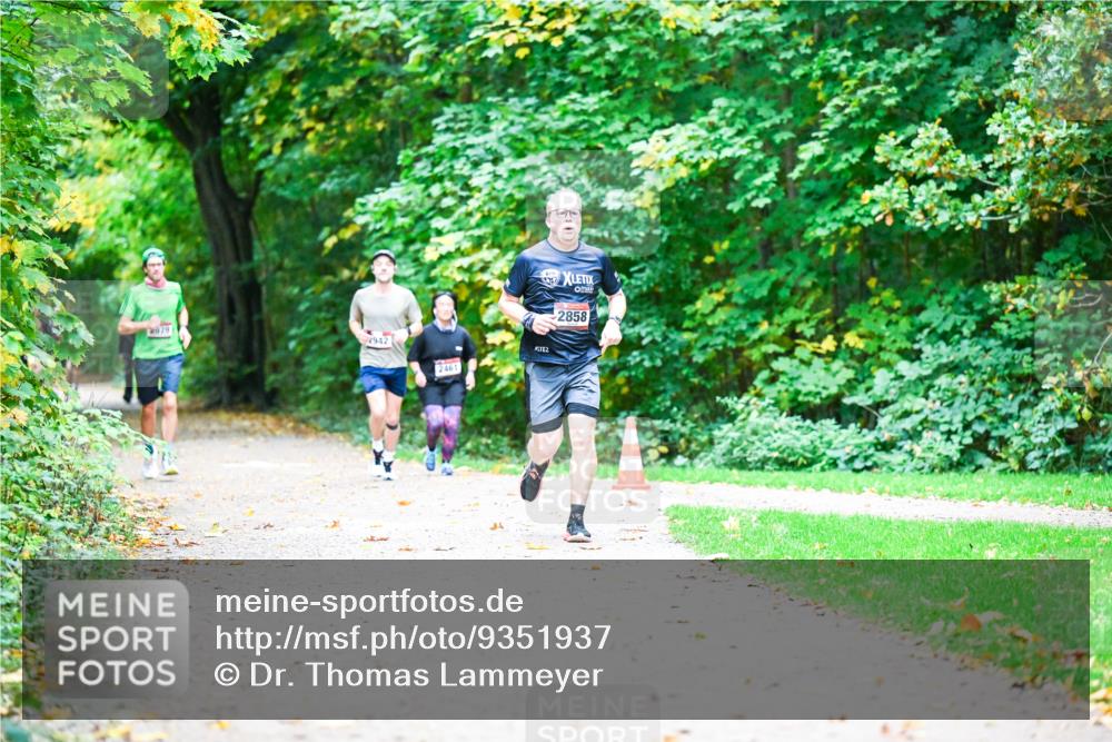 12.10.2025 - Bramfelder Halbmarathon 2025 Dr. Thomas Lammeyer http://msf.ph/oto/9351937 12.10.2025 10:41:22 Laufen  meine-sportfotos.de