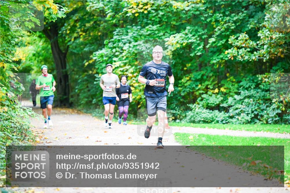 12.10.2025 - Bramfelder Halbmarathon 2025 Dr. Thomas Lammeyer http://msf.ph/oto/9351942 12.10.2025 10:41:23 Laufen 2079, 2942, 3461, 2858 meine-sportfotos.de