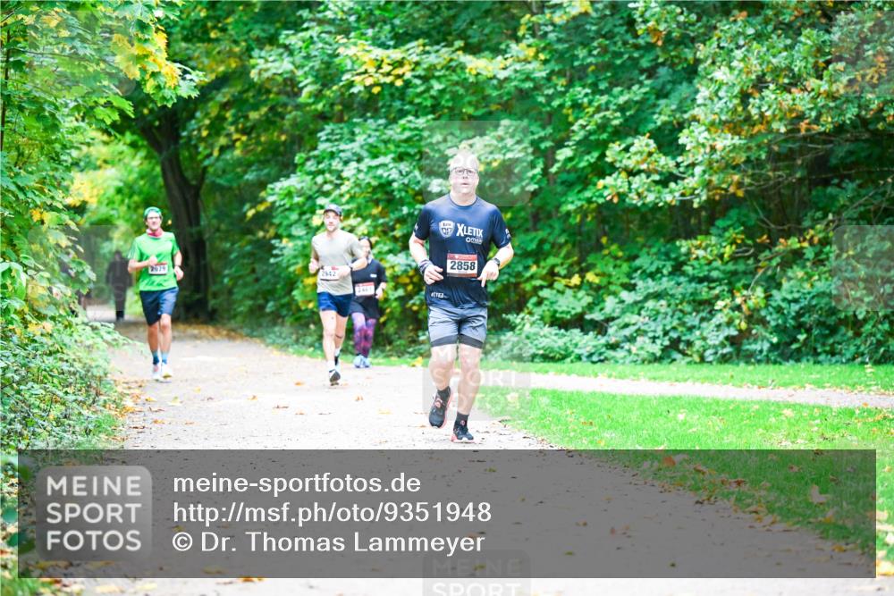 12.10.2025 - Bramfelder Halbmarathon 2025 Dr. Thomas Lammeyer http://msf.ph/oto/9351948 12.10.2025 10:41:24 Laufen 2979, 2942, 2461, 2858 meine-sportfotos.de