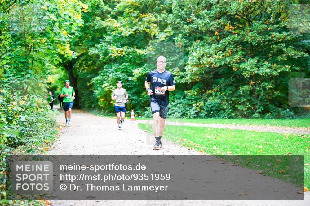 12.10.2025 - Bramfelder Halbmarathon 2025 Dr. Thomas Lammeyer http://msf.ph/oto/9351959 12.10.2025 10:41:25 Laufen 2942, 2856 meine-sportfotos.de