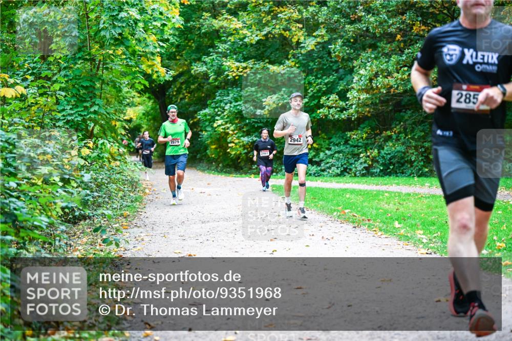 12.10.2025 - Bramfelder Halbmarathon 2025 Dr. Thomas Lammeyer http://msf.ph/oto/9351968 12.10.2025 10:41:27 Laufen 2979, 2461, 2942, 285 meine-sportfotos.de
