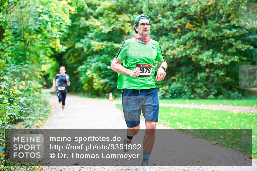 12.10.2025 - Bramfelder Halbmarathon 2025 Dr. Thomas Lammeyer http://msf.ph/oto/9351992 12.10.2025 10:41:31 Laufen 979 meine-sportfotos.de