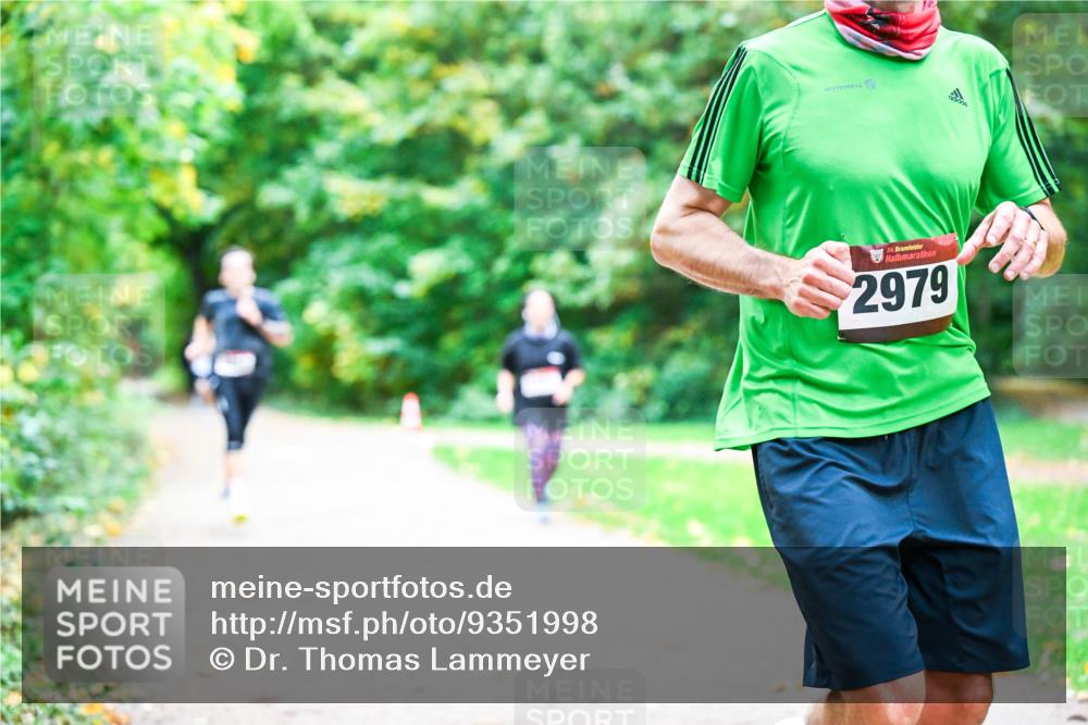 12.10.2025 - Bramfelder Halbmarathon 2025 Dr. Thomas Lammeyer http://msf.ph/oto/9351998 12.10.2025 10:41:32 Laufen 34, 2979 meine-sportfotos.de