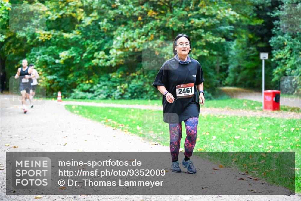 12.10.2025 - Bramfelder Halbmarathon 2025 Dr. Thomas Lammeyer http://msf.ph/oto/9352009 12.10.2025 10:41:36 Laufen 2461 meine-sportfotos.de