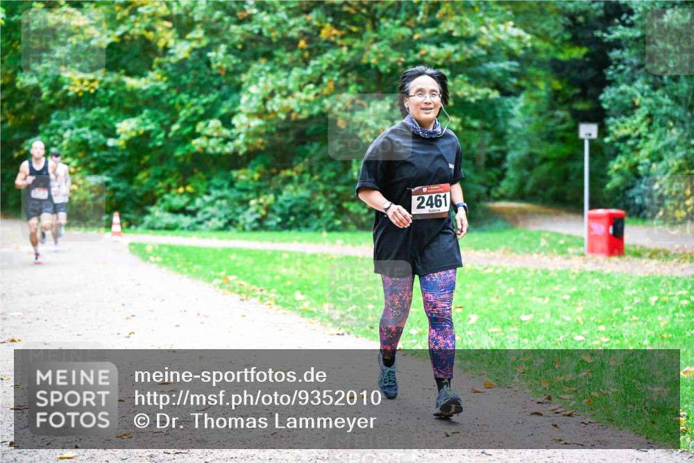12.10.2025 - Bramfelder Halbmarathon 2025 Dr. Thomas Lammeyer http://msf.ph/oto/9352010 12.10.2025 10:41:36 Laufen 2461 meine-sportfotos.de