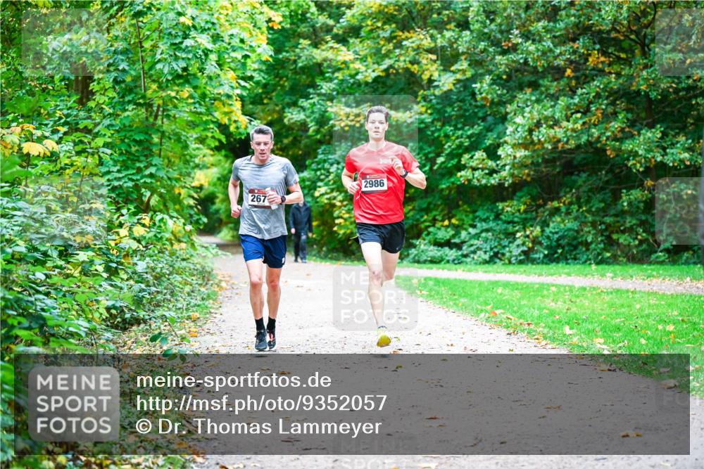 12.10.2025 - Bramfelder Halbmarathon 2025 Dr. Thomas Lammeyer http://msf.ph/oto/9352057 12.10.2025 10:41:46 Laufen 267, 2986 meine-sportfotos.de