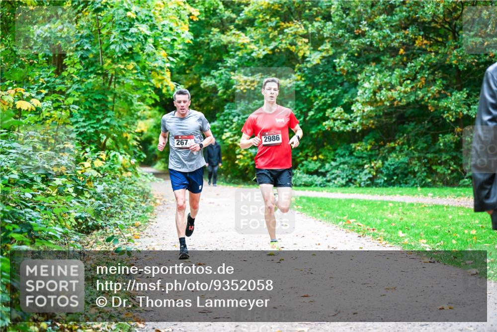 12.10.2025 - Bramfelder Halbmarathon 2025 Dr. Thomas Lammeyer http://msf.ph/oto/9352058 12.10.2025 10:41:46 Laufen 267, 2986 meine-sportfotos.de