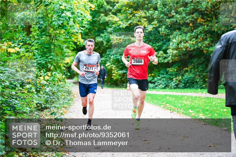 12.10.2025 - Bramfelder Halbmarathon 2025 Dr. Thomas Lammeyer http://msf.ph/oto/9352061 12.10.2025 10:41:47 Laufen 2671, 2986 meine-sportfotos.de