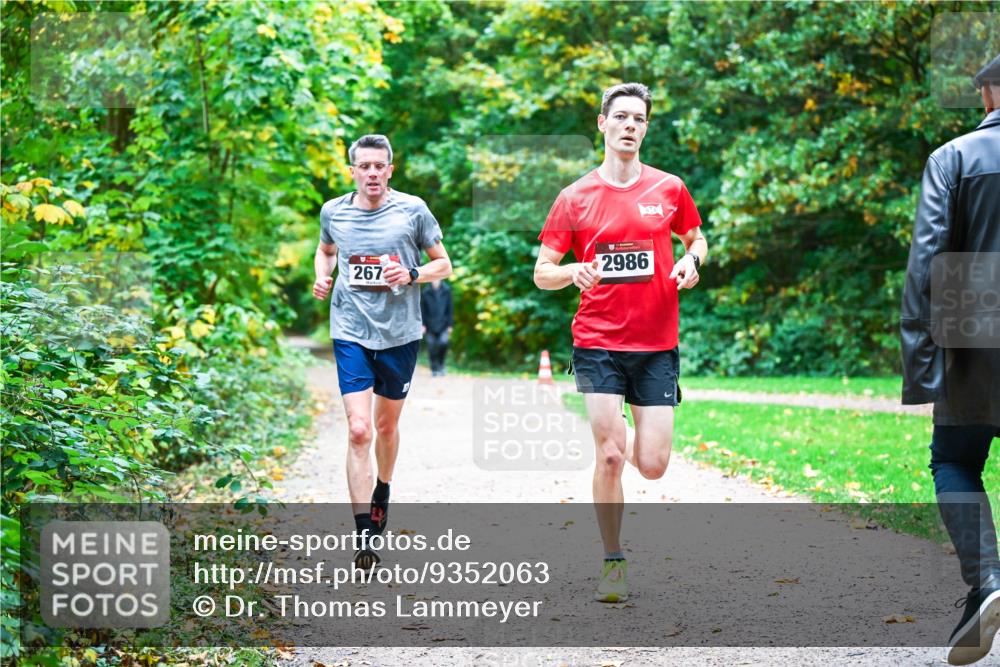 12.10.2025 - Bramfelder Halbmarathon 2025 Dr. Thomas Lammeyer http://msf.ph/oto/9352063 12.10.2025 10:41:47 Laufen 267, 2986 meine-sportfotos.de