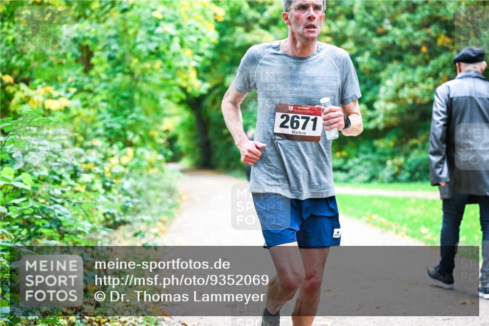 12.10.2025 - Bramfelder Halbmarathon 2025 Dr. Thomas Lammeyer http://msf.ph/oto/9352069 12.10.2025 10:41:48 Laufen 34, 2671 meine-sportfotos.de