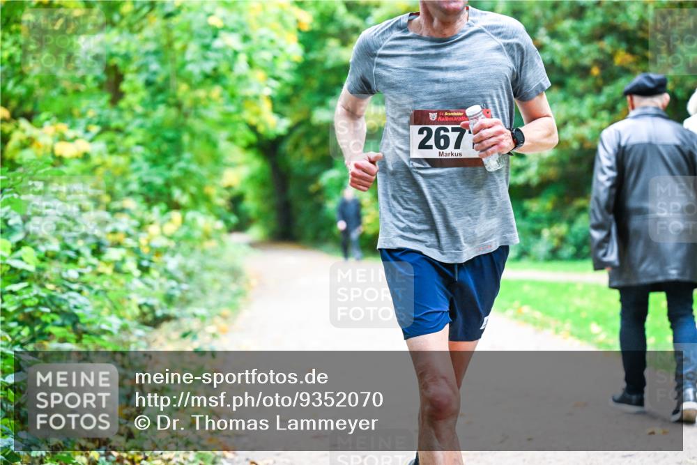 12.10.2025 - Bramfelder Halbmarathon 2025 Dr. Thomas Lammeyer http://msf.ph/oto/9352070 12.10.2025 10:41:48 Laufen 34, 267 meine-sportfotos.de