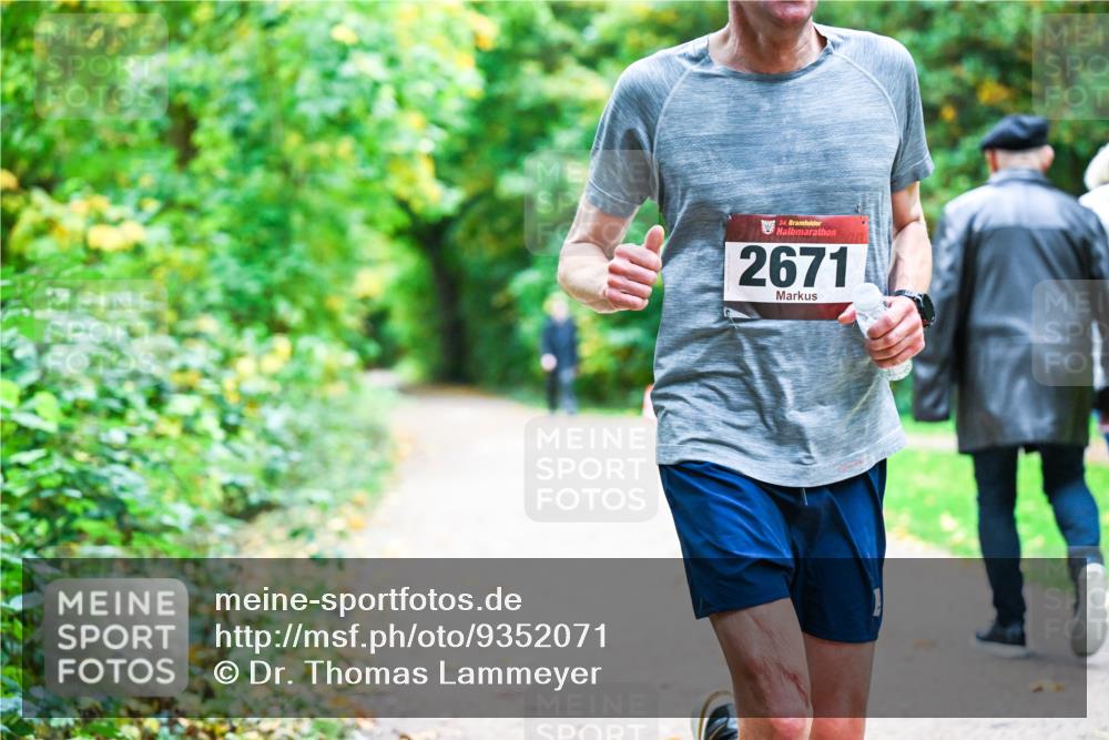 12.10.2025 - Bramfelder Halbmarathon 2025 Dr. Thomas Lammeyer http://msf.ph/oto/9352071 12.10.2025 10:41:48 Laufen 34, 2671 meine-sportfotos.de