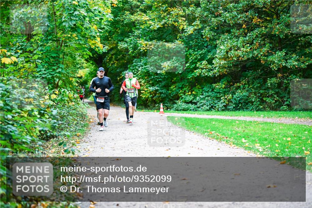 12.10.2025 - Bramfelder Halbmarathon 2025 Dr. Thomas Lammeyer http://msf.ph/oto/9352099 12.10.2025 10:42:13 Laufen 2903, 2010 meine-sportfotos.de