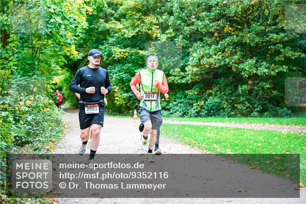 12.10.2025 - Bramfelder Halbmarathon 2025 Dr. Thomas Lammeyer http://msf.ph/oto/9352116 12.10.2025 10:42:16 Laufen 2903, 2010 meine-sportfotos.de
