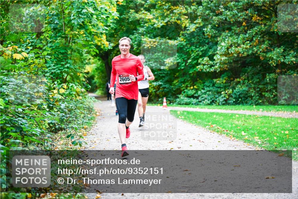 12.10.2025 - Bramfelder Halbmarathon 2025 Dr. Thomas Lammeyer http://msf.ph/oto/9352151 12.10.2025 10:42:25 Laufen 2605 meine-sportfotos.de