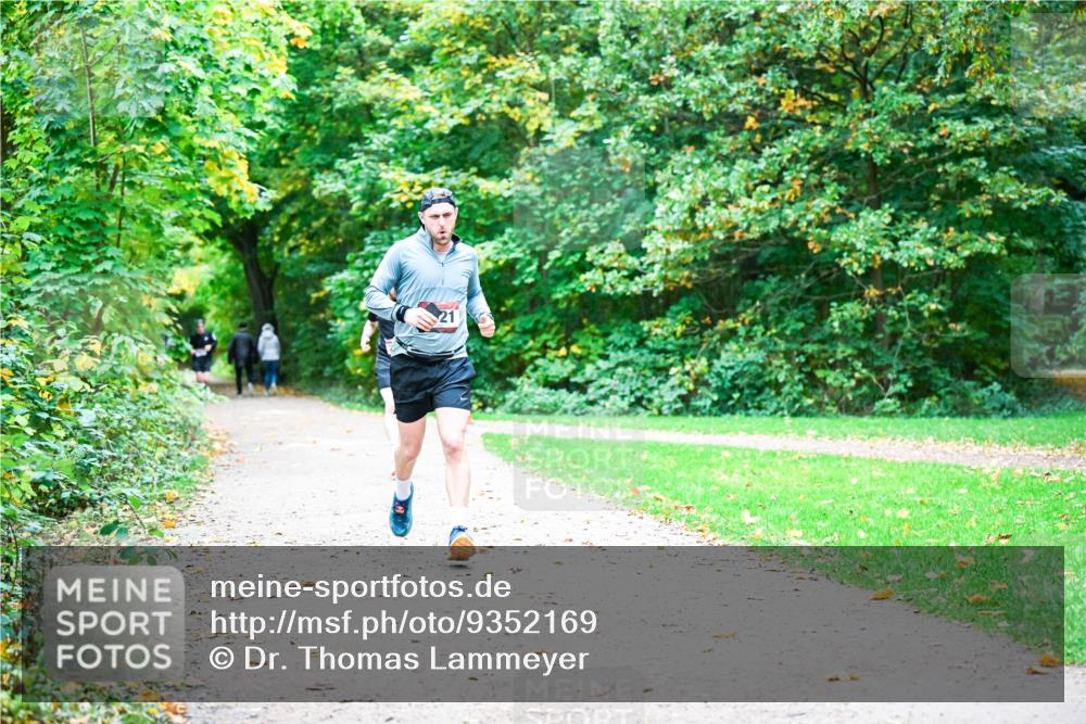 12.10.2025 - Bramfelder Halbmarathon 2025 Dr. Thomas Lammeyer http://msf.ph/oto/9352169 12.10.2025 10:42:29 Laufen  meine-sportfotos.de