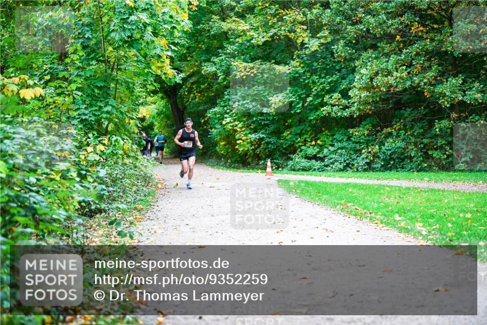 12.10.2025 - Bramfelder Halbmarathon 2025 Dr. Thomas Lammeyer http://msf.ph/oto/9352259 12.10.2025 10:42:57 Laufen  meine-sportfotos.de