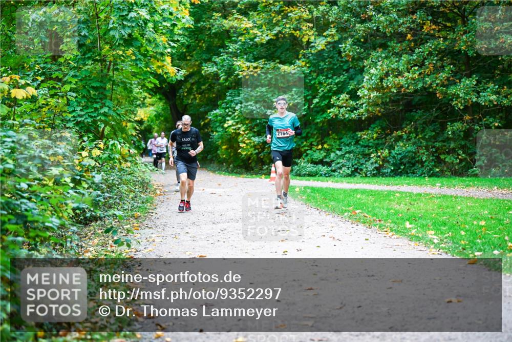 12.10.2025 - Bramfelder Halbmarathon 2025 Dr. Thomas Lammeyer http://msf.ph/oto/9352297 12.10.2025 10:43:06 Laufen 2164 meine-sportfotos.de
