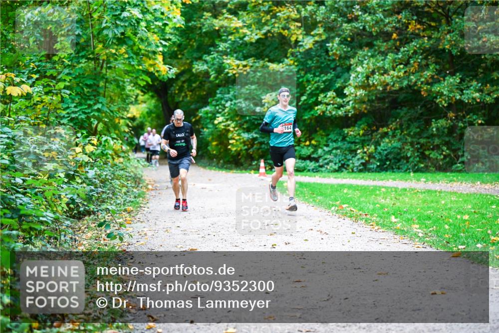 12.10.2025 - Bramfelder Halbmarathon 2025 Dr. Thomas Lammeyer http://msf.ph/oto/9352300 12.10.2025 10:43:06 Laufen 3, 164 meine-sportfotos.de