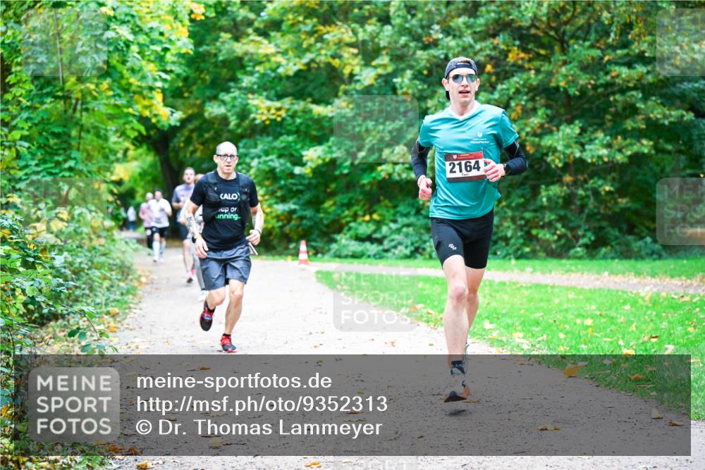 12.10.2025 - Bramfelder Halbmarathon 2025 Dr. Thomas Lammeyer http://msf.ph/oto/9352313 12.10.2025 10:43:08 Laufen 2164 meine-sportfotos.de