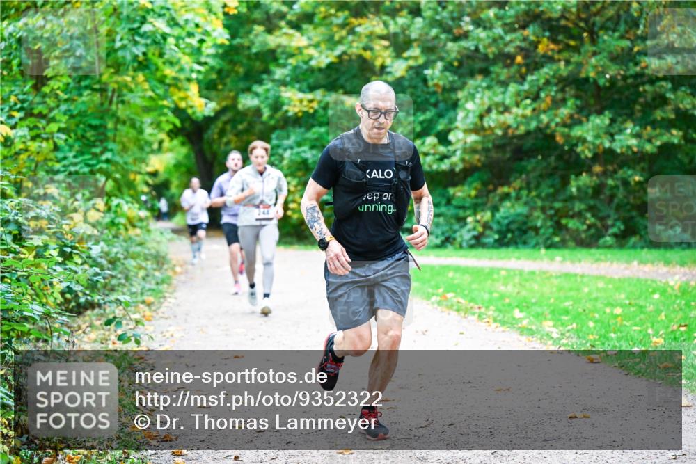 12.10.2025 - Bramfelder Halbmarathon 2025 Dr. Thomas Lammeyer http://msf.ph/oto/9352322 12.10.2025 10:43:10 Laufen  meine-sportfotos.de