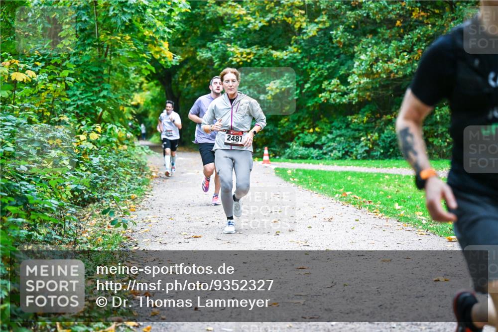12.10.2025 - Bramfelder Halbmarathon 2025 Dr. Thomas Lammeyer http://msf.ph/oto/9352327 12.10.2025 10:43:11 Laufen 2487 meine-sportfotos.de