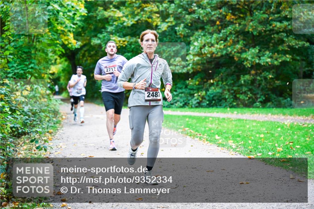 12.10.2025 - Bramfelder Halbmarathon 2025 Dr. Thomas Lammeyer http://msf.ph/oto/9352334 12.10.2025 10:43:12 Laufen 2717, 2481 meine-sportfotos.de