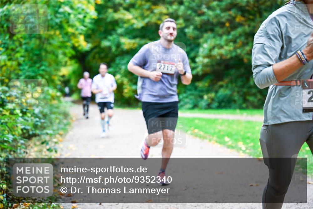 12.10.2025 - Bramfelder Halbmarathon 2025 Dr. Thomas Lammeyer http://msf.ph/oto/9352340 12.10.2025 10:43:13 Laufen 2717, 2 meine-sportfotos.de