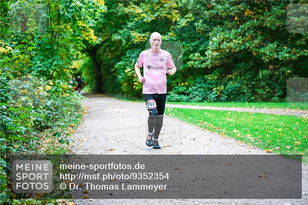 12.10.2025 - Bramfelder Halbmarathon 2025 Dr. Thomas Lammeyer http://msf.ph/oto/9352354 12.10.2025 10:43:17 Laufen 2762 meine-sportfotos.de