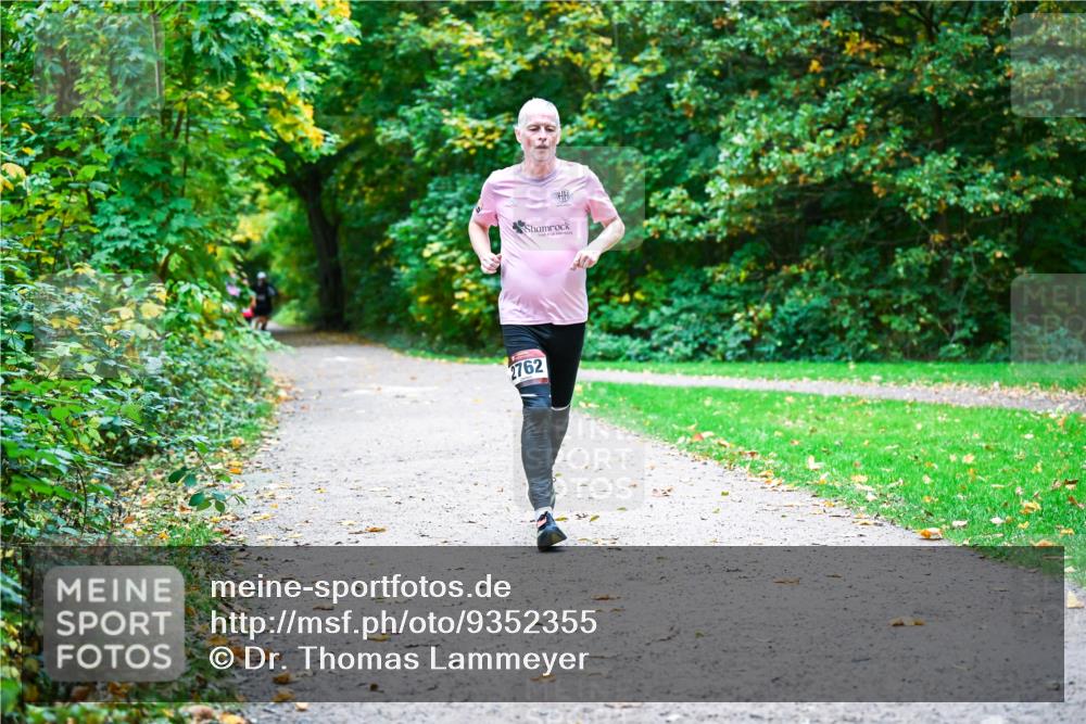12.10.2025 - Bramfelder Halbmarathon 2025 Dr. Thomas Lammeyer http://msf.ph/oto/9352355 12.10.2025 10:43:17 Laufen 2762 meine-sportfotos.de