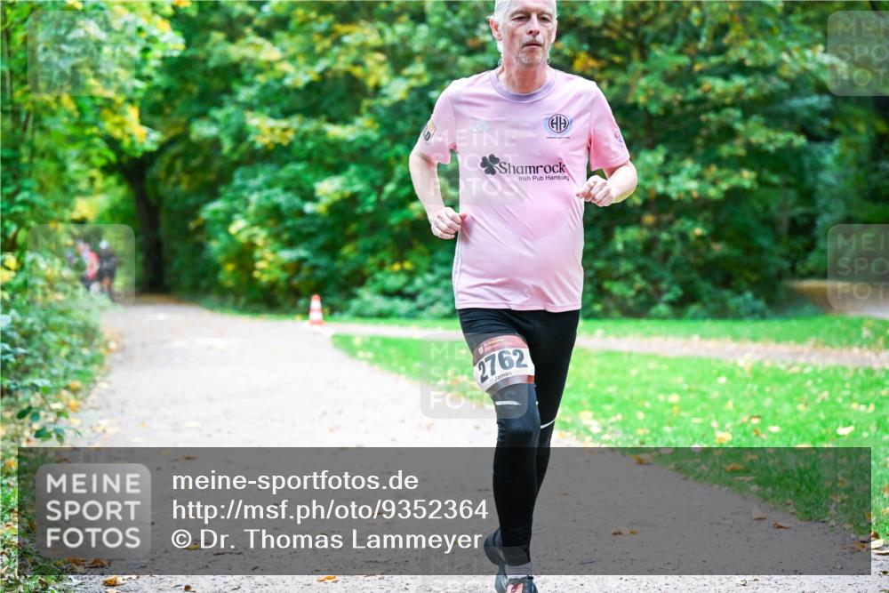 12.10.2025 - Bramfelder Halbmarathon 2025 Dr. Thomas Lammeyer http://msf.ph/oto/9352364 12.10.2025 10:43:19 Laufen 2762 meine-sportfotos.de