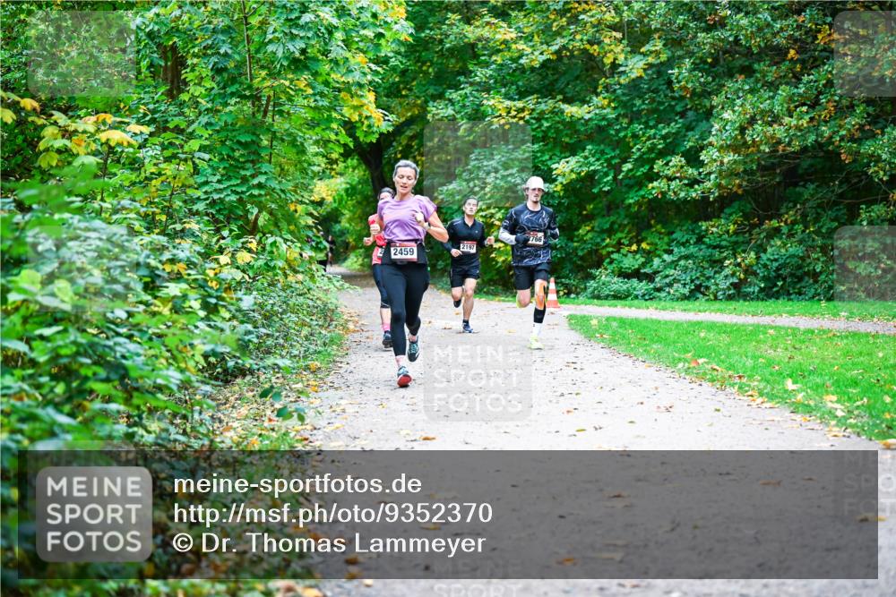 12.10.2025 - Bramfelder Halbmarathon 2025 Dr. Thomas Lammeyer http://msf.ph/oto/9352370 12.10.2025 10:43:27 Laufen 2459, 2197, 2766 meine-sportfotos.de
