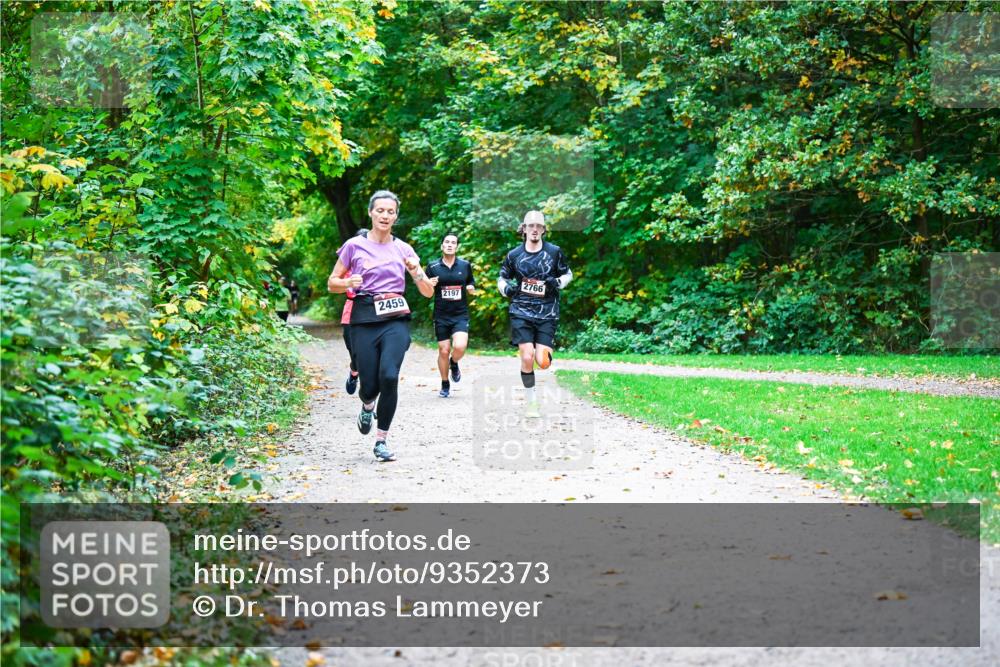 12.10.2025 - Bramfelder Halbmarathon 2025 Dr. Thomas Lammeyer http://msf.ph/oto/9352373 12.10.2025 10:43:27 Laufen 2459, 2197, 2766 meine-sportfotos.de